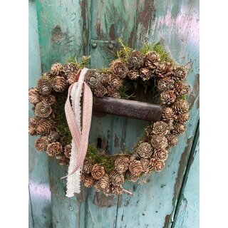 Wald Herz aus Zapfen & Moos ~ natürliche Winter Deko ca. 20 cm ~ rustikaler Herzkranz - Geschenk