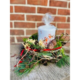 Winterliches Kerzengesteck mit Rotkehlchen-Kerze ~ frischer Mooskranz ca. 20cm ~ natürliche Winterdeko mit Lichterkette ~ Geschenkidee