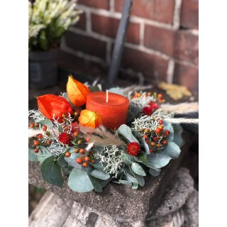 Edler Tischkranz ca. 25 cm mit Kerze ~ Orange mit Eucalyptus