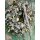 Frischer Frühlingkranz ca 40cm ~Eukalyptus–Pistazie mit Wachsflower, Schleierkraut -Statice...veredelt mit Perlhuhnfedern & Spitzenschleife